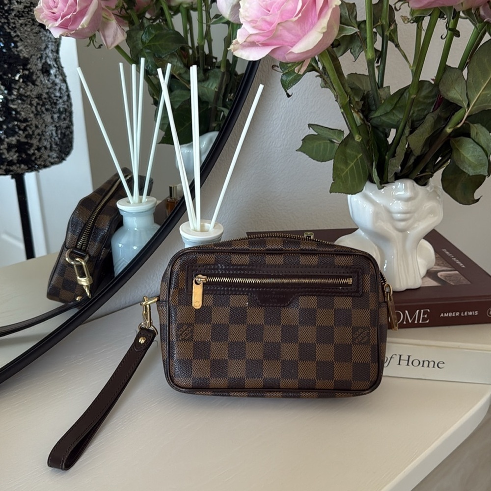 Louis Vuitton Damier Pochette Bie Macau Second Bag
Clutch Bag****AUTHENTIC***** - Picture 11 of 11